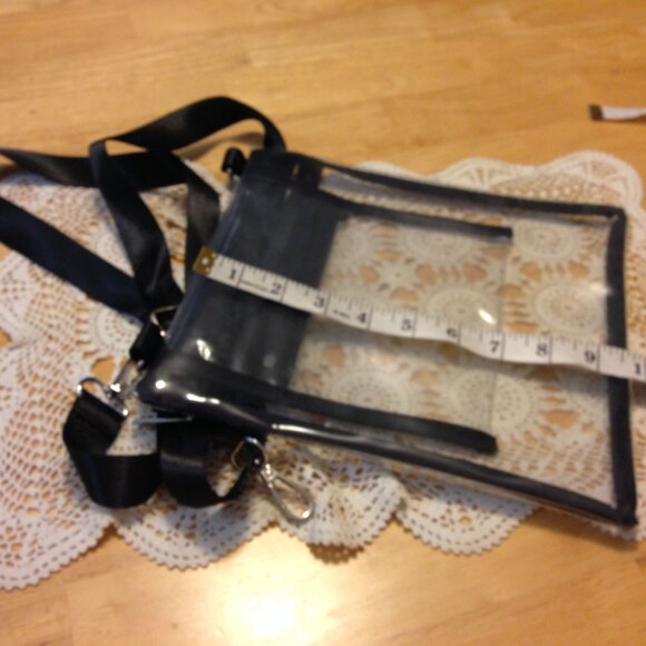 Clear bag with strap and inner zip pocket - Picture 4 of 5